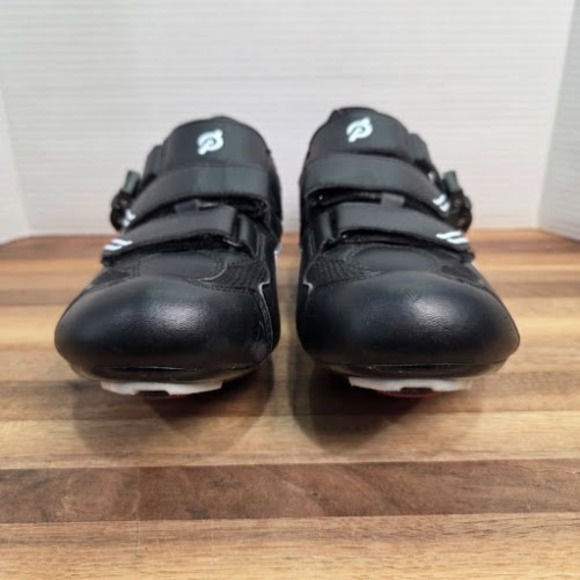 Peloton Size 41 Cycling Shoes Women's 10/Men's 8 Black Red FJX0820 3 Bolt Cleats - Picture 4 of 11